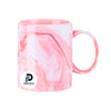 Taza con capacidad de 11 oz, color marmol rosa, forma cilindrica y material cerámica
